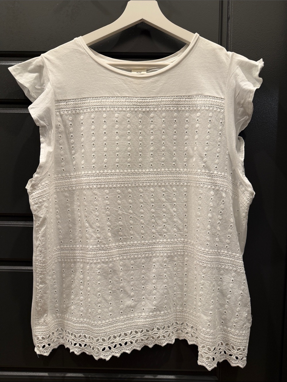 H&M White Eyelet Lace Sleeveless Top